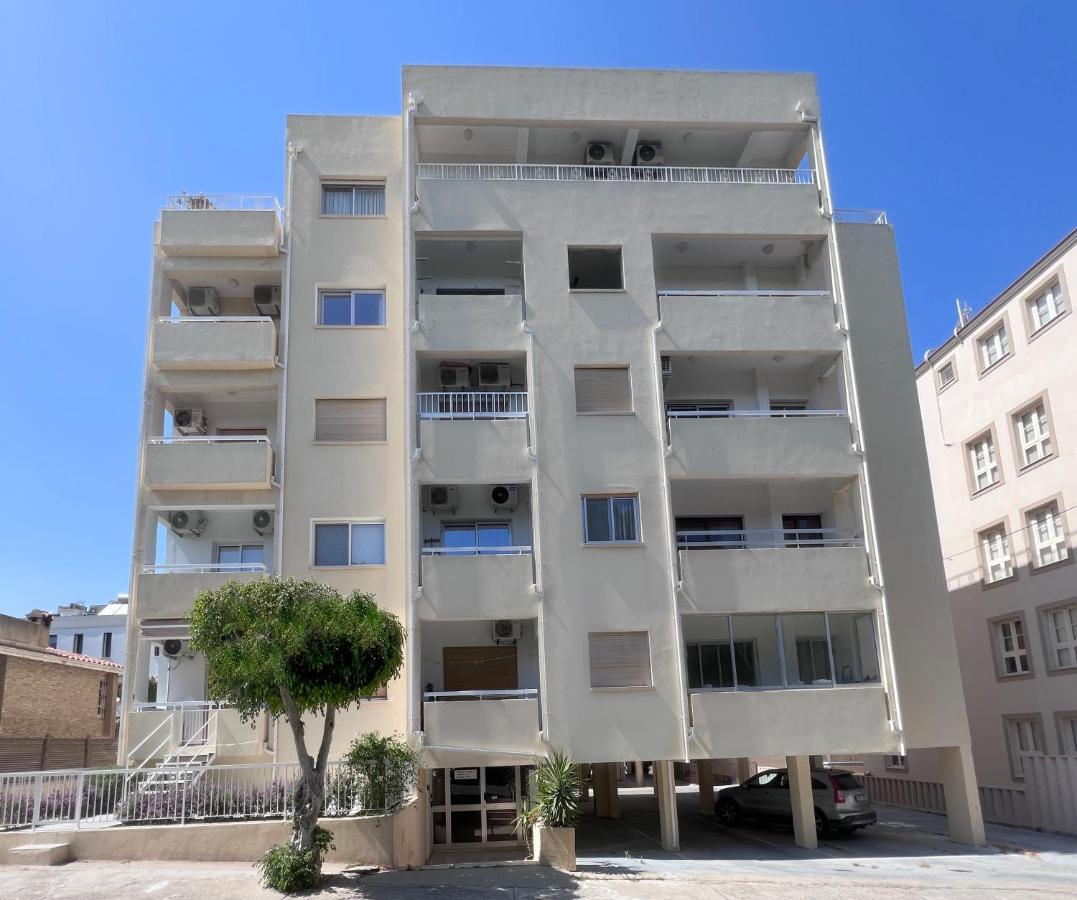 Cozy Holiday Apartment In Larnaca Near Foinikoudes Bagian luar foto