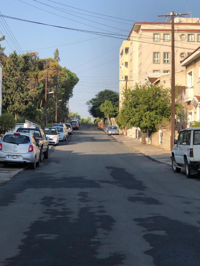 Cozy Holiday Apartment In Larnaca Near Foinikoudes Bagian luar foto